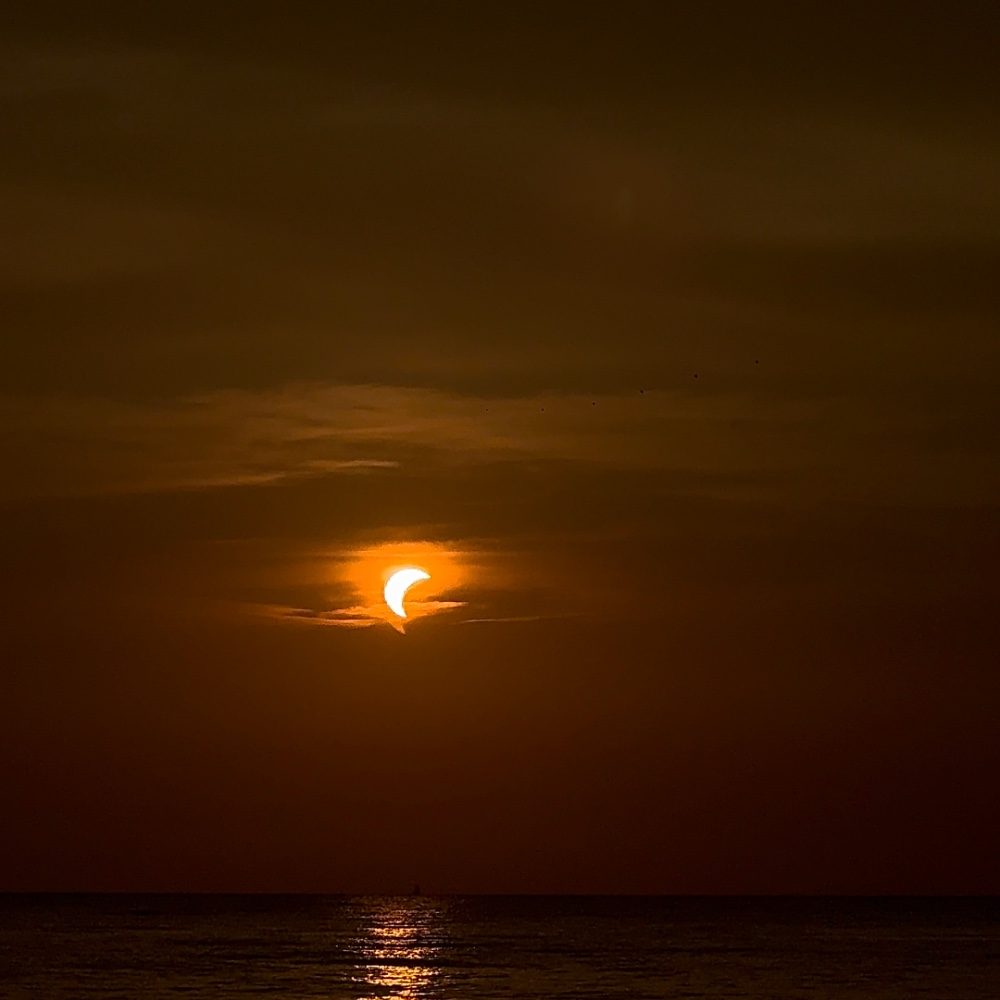 Eclipse, photo by zmdana on the wall